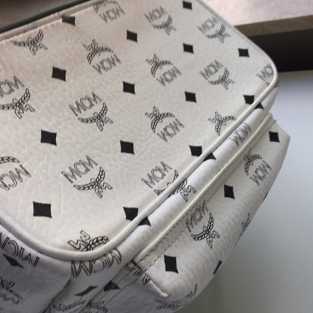 Classic white MCM backpack 🎒 - Picture 6 of 11